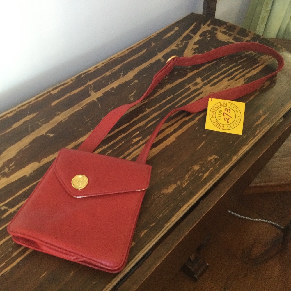 💞RARE VINTAGE FRED HAYMAN RED CROSSBODY BAG - Picture 2 of 11